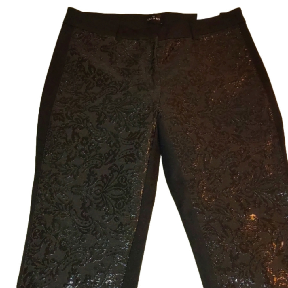 White House Black Market "The Skinny" black pants Size: 8 NWT